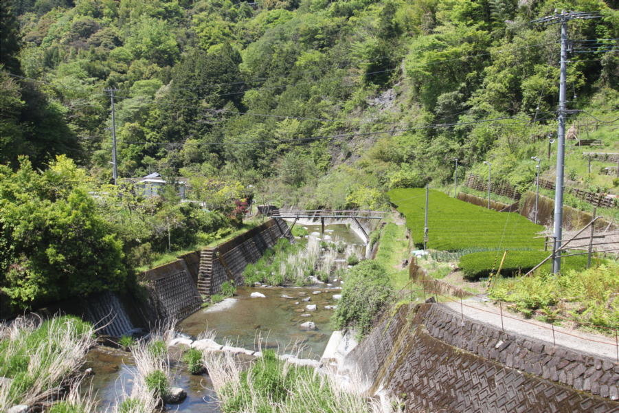 狩山川の無名橋①