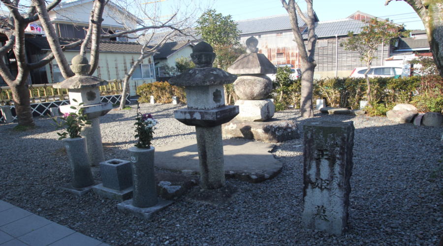 玉姫の墓