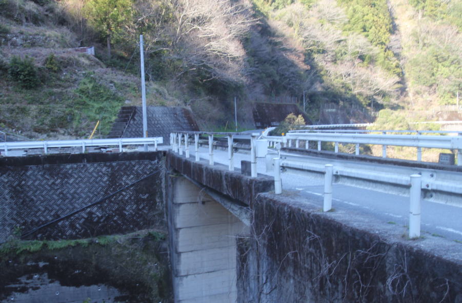 大平谷川橋